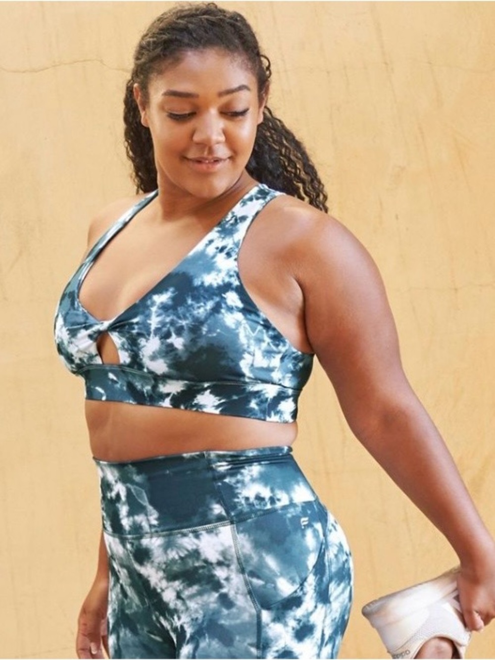 Fabletics Tie-Dye Cross-Back Sports Bra Grotto Magma Size Large (note)